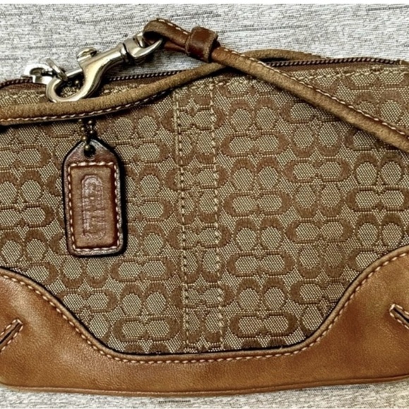 Coach Signature Wristlet - Picture 4 of 8